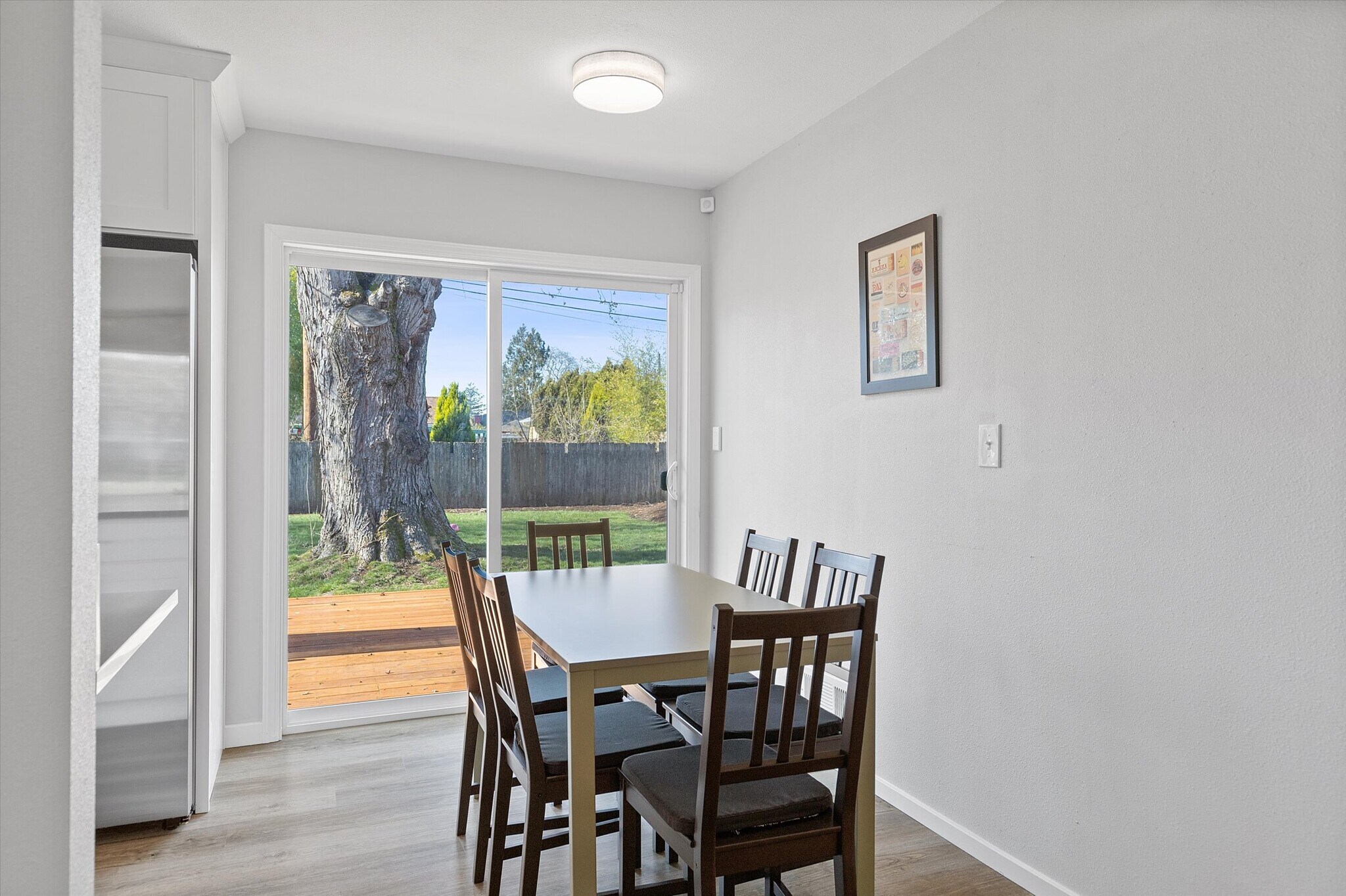 Building Photo - 4775 SW Beech Dr