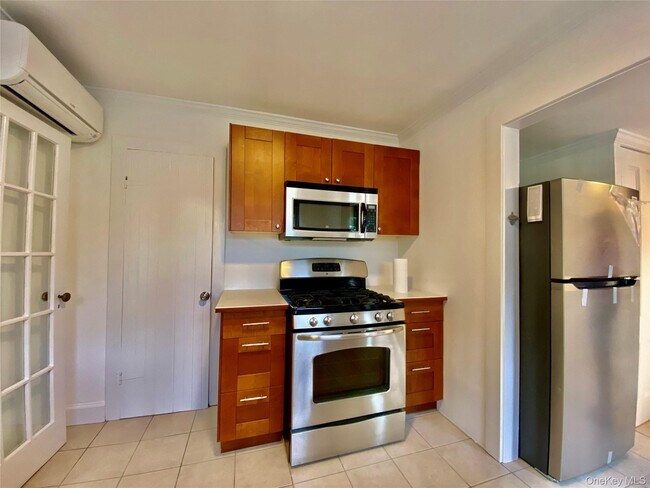 Building Photo - 2835 Harbor Ln