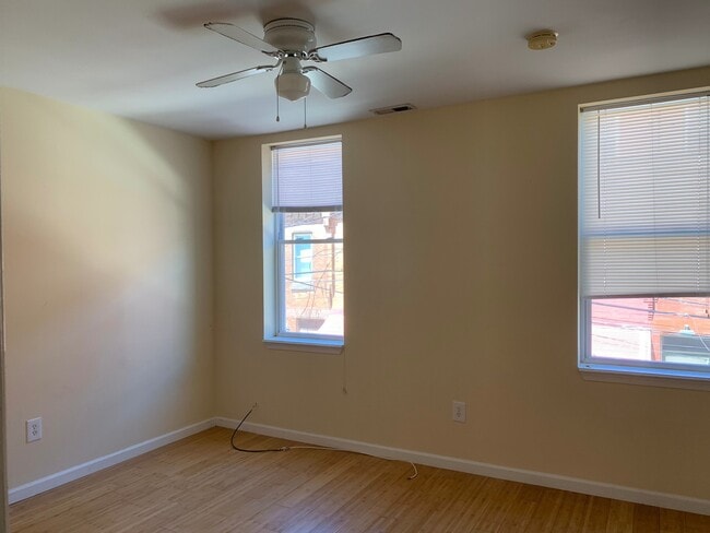 Building Photo - 1849 Willington St