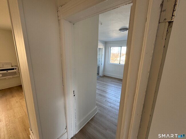 Building Photo - 57 Seaside Ave