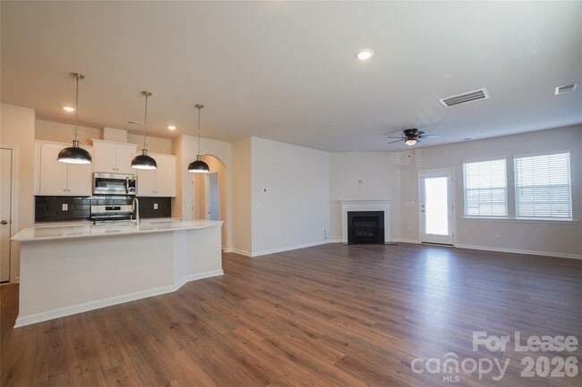Building Photo - 1403 Caracara Ct
