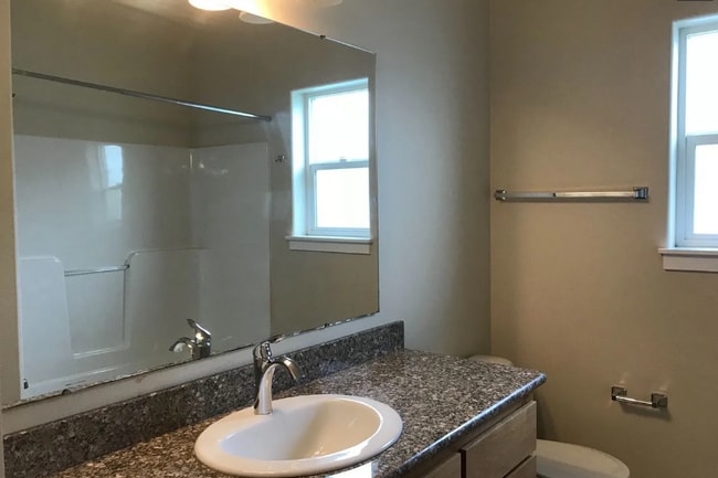 Building Photo - Corvallis Townhome/Duplex