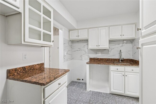 Building Photo - 3279 Warrensville Center Rd