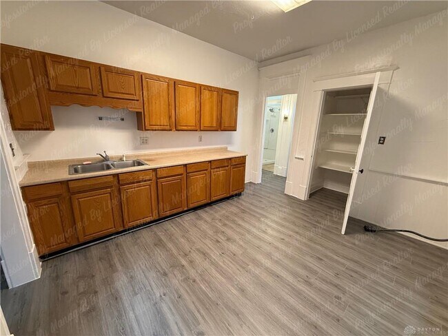 Building Photo - 44 W High St