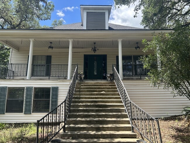 Primary Photo - 617 Blanco St