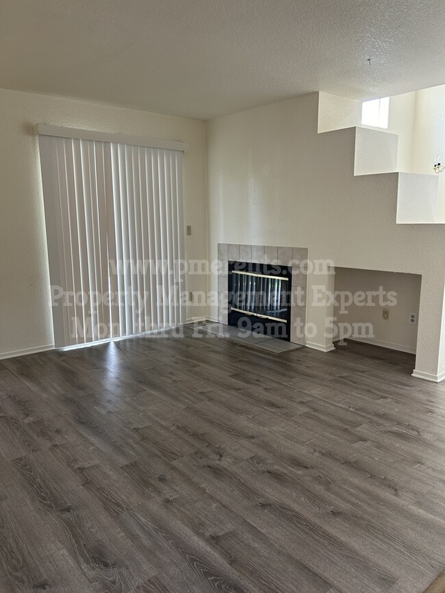 Building Photo - 2428 Van Buskirk St