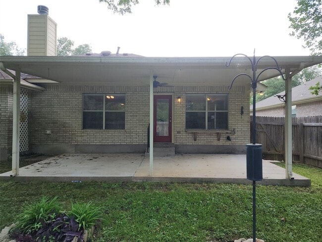 Building Photo - 2600 Willow Way