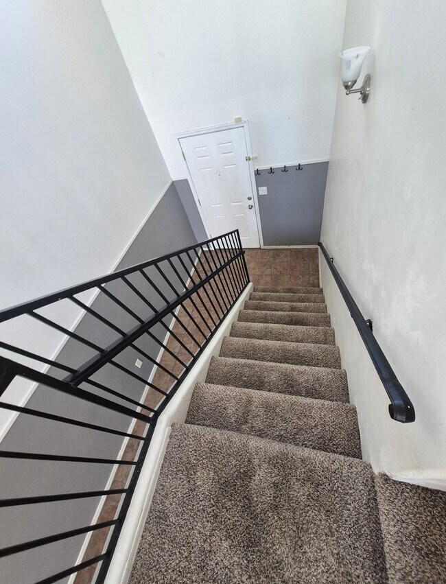 Building Photo - 18841 S Brentford Dr