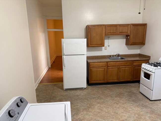 Building Photo - Spacious one-bedroom aparrtment