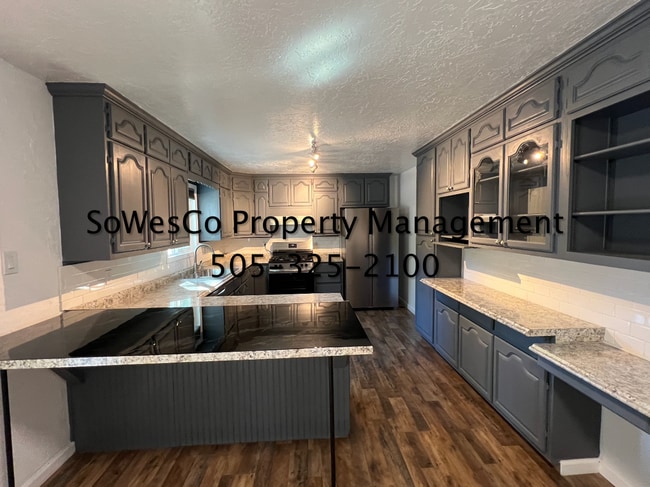 Building Photo - Gorgeous Home on almost an acre