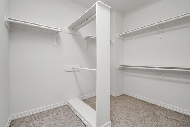 Building Photo - 803 Rosine St