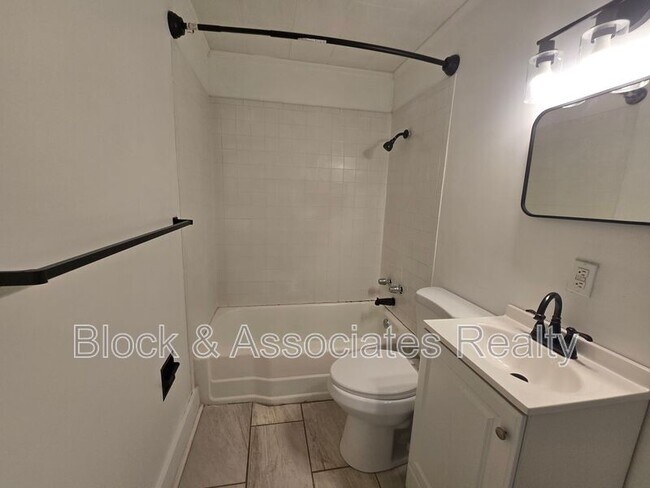 Building Photo - 326 Pickett Pl