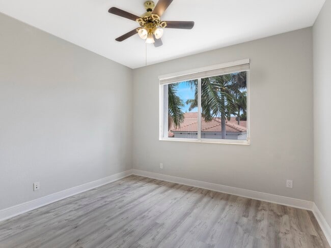 Building Photo - 3028 Waterside Cir