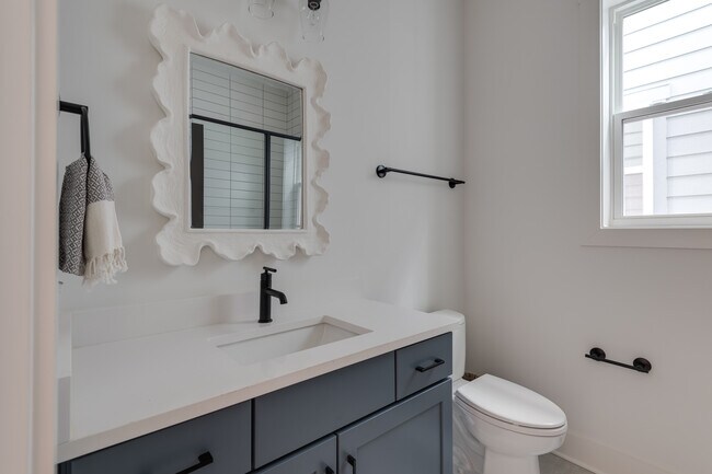 Building Photo - Cahal Ave Unit B