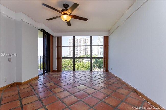Building Photo - 1925 Brickell Ave