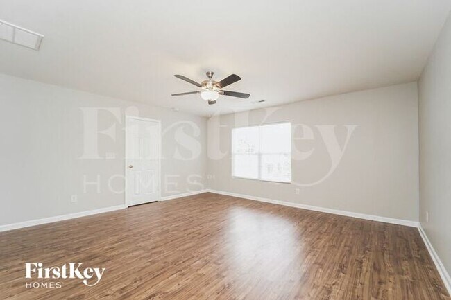 Building Photo - 7302 Lamplighter Close Dr