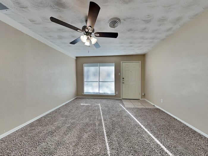 Building Photo - 2925 Caribbean Dr