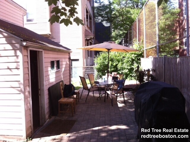 Building Photo - 216 Norfolk St