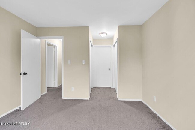 Building Photo - 366 Sequoia Ct
