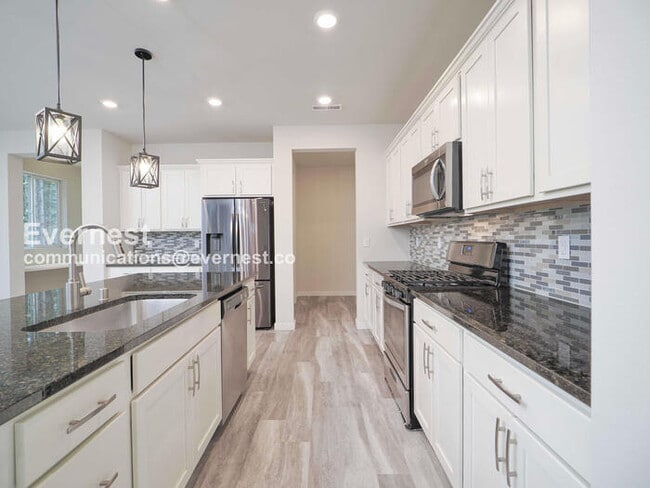 Building Photo - 33335 Crystal Ave SE