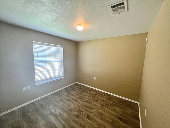 Building Photo - 7813 Duber Ln