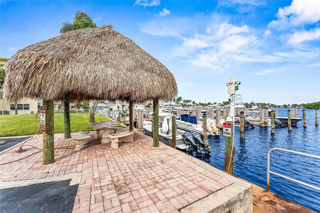 Building Photo - 2758 NE 30th Ave