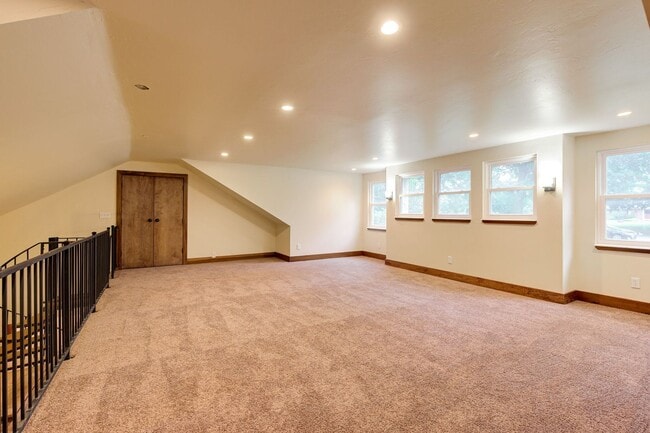 Building Photo - 2429 Cedar Oak Dr