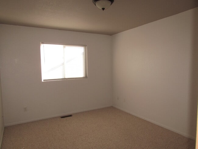 Building Photo - 3 BEDROOM | 2 BATH | CENTRAL AIR | RAPID VALLEY