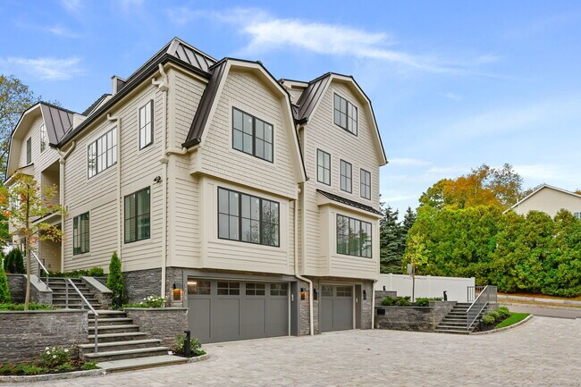 Primary Photo - 191 Field Point Rd