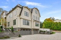 Building Photo - 191 Field Point Rd