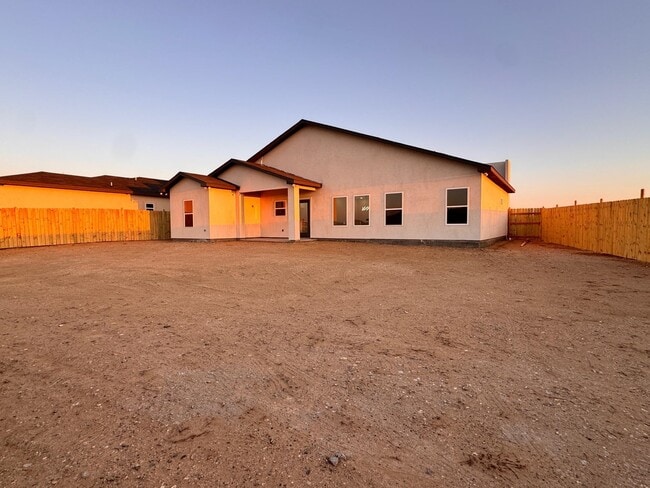 Building Photo - 6702 El Bosal Ln