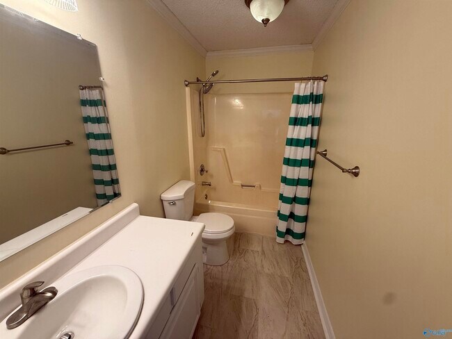 Building Photo - 113 Suffolk Dr