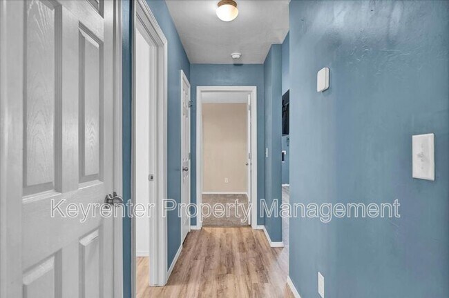 Building Photo - 551 SE 4th St