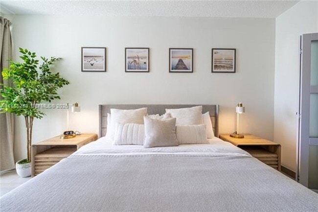 Building Photo - 3255 NE 184th St