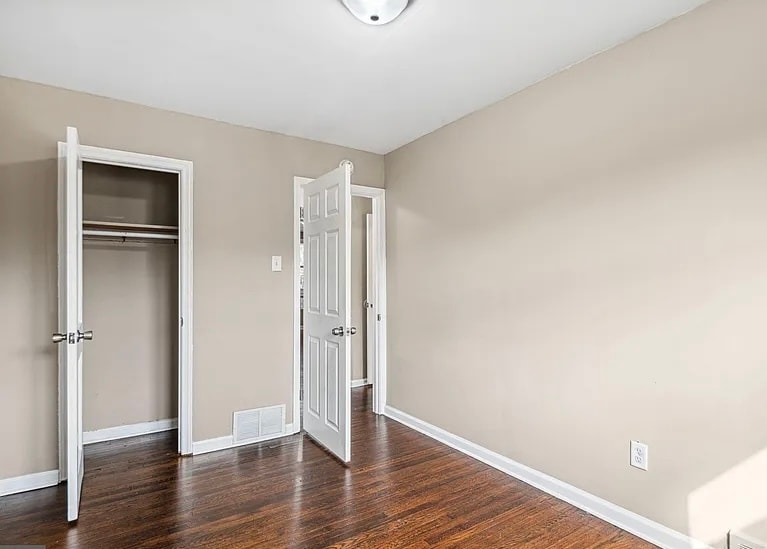 Building Photo - 2405 S 57th St