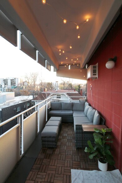 Building Photo - 937 N Clarkson St