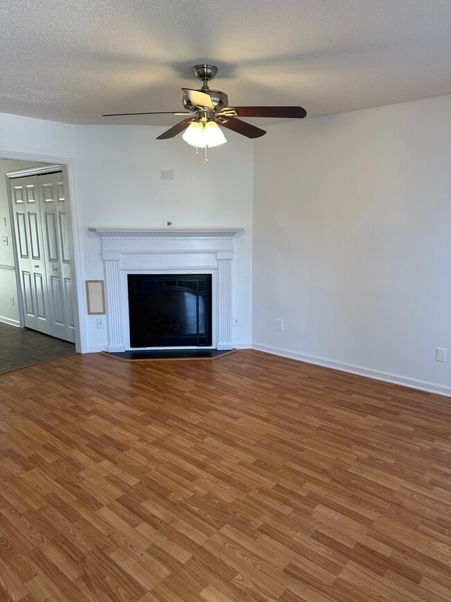 Building Photo - 3817 E Vancroft Cir