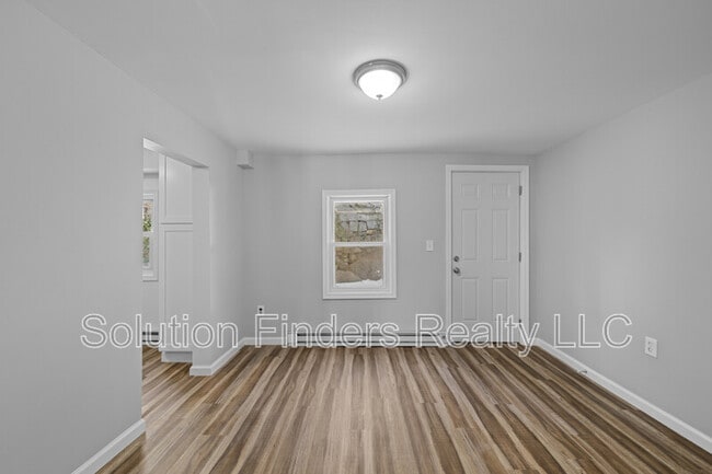 Building Photo - 42 N Main St