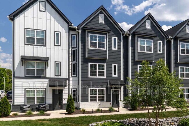 Building Photo - 700 N Dupont Ave