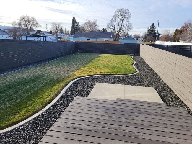 Building Photo - Lease Up- Custom Spokane Duplex