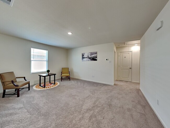 Building Photo - 14141 Emeric St