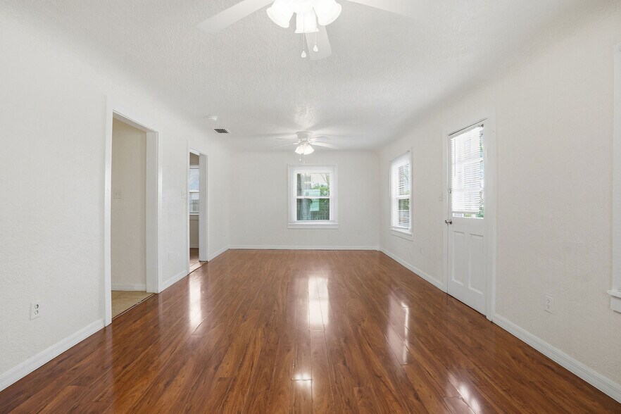 Building Photo - 409 Lebeau St
