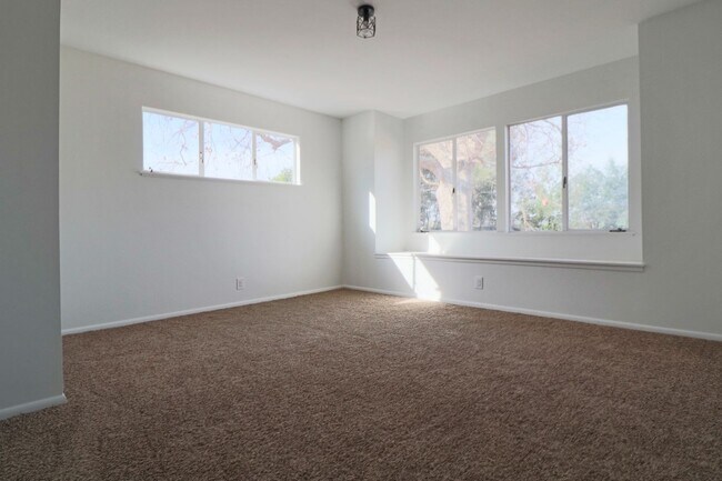 Building Photo - 1650-1650 W Los Angeles Ave