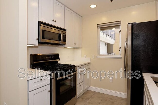 Building Photo - 1401 Jackson St