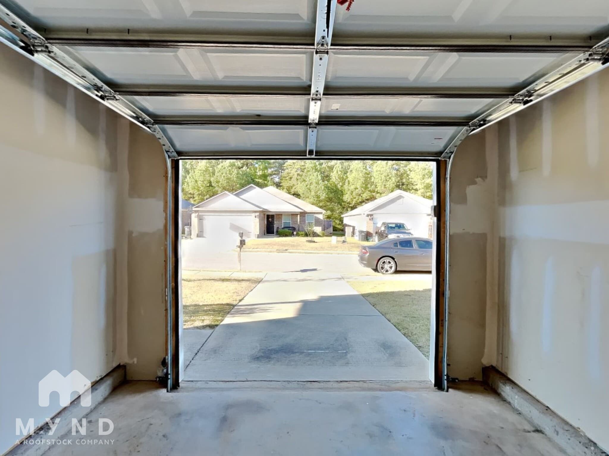 Building Photo - 743 The Heights Ln