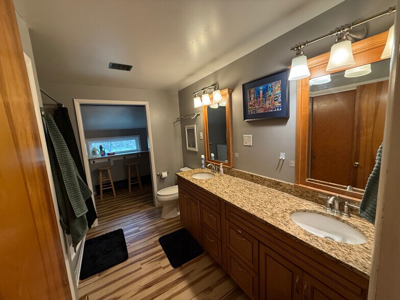 Building Photo - 6076 Smith Rd