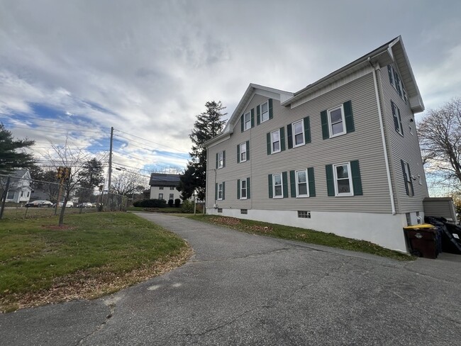 Building Photo - 380 Wilson Rd