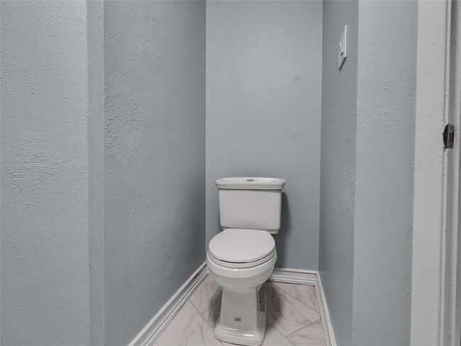 Building Photo - 6410 Barrygate Dr