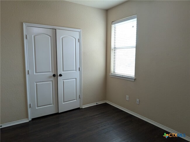 Building Photo - 1032 Brown Rock Dr
