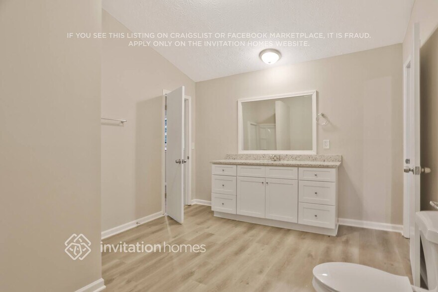 Building Photo - 5884 Four Winds Dr SW